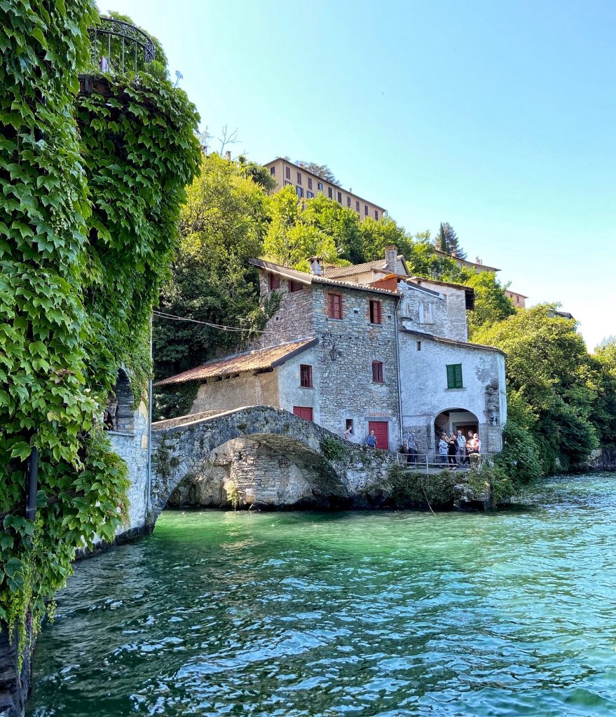 Widok z jeziora Como